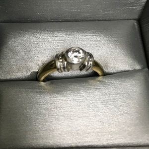 18k yellow gold engagement ring